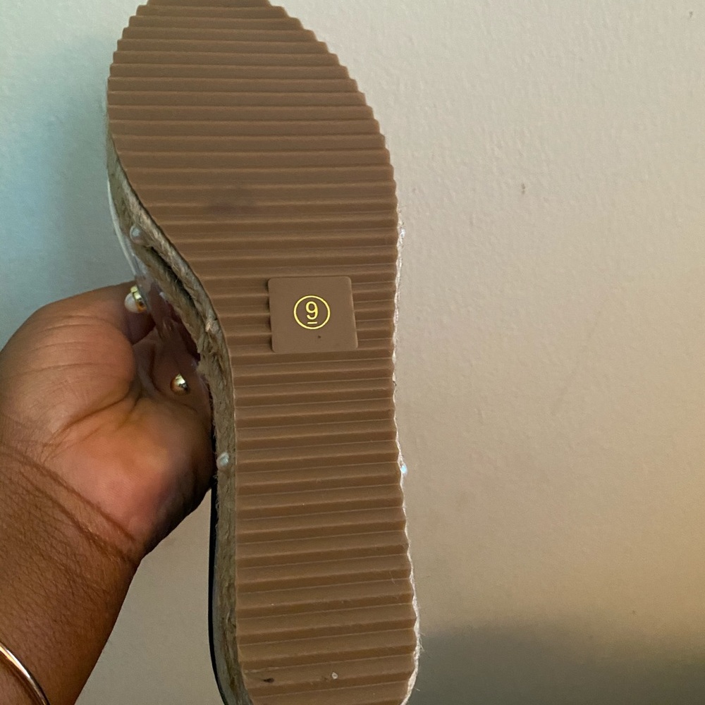 Sandals - Picture 2 of 5
